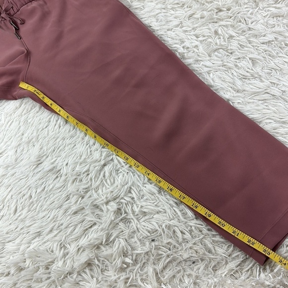 Lululemon On the Fly Crop *Woven 23" Red Dust - Picture 3 of 6